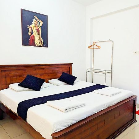 Reliance Hotel Boralesgamuwa Bagian luar foto