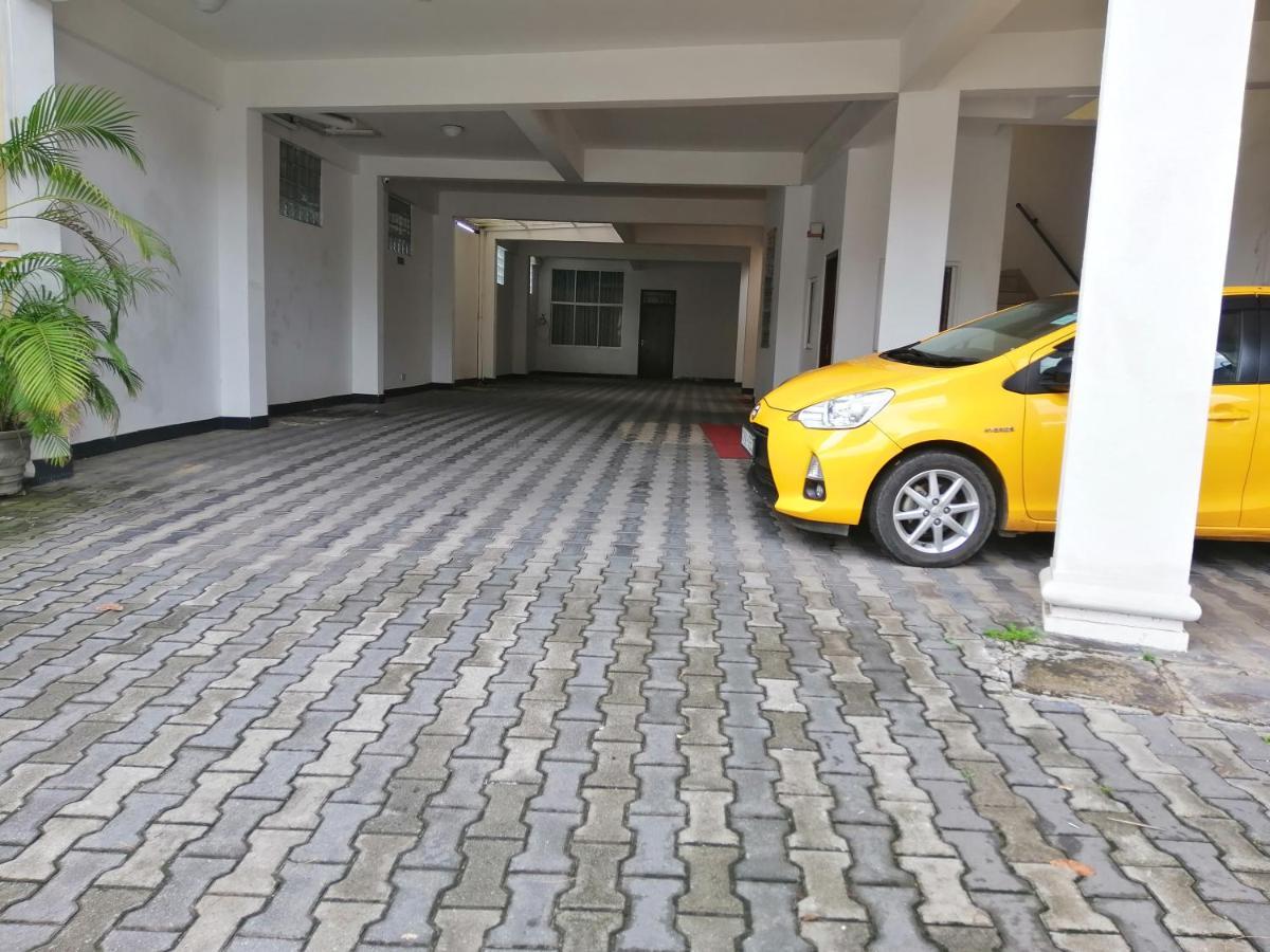 Reliance Hotel Boralesgamuwa Bagian luar foto