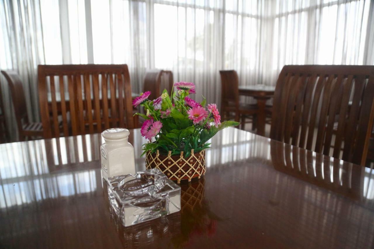 Reliance Hotel Boralesgamuwa Bagian luar foto