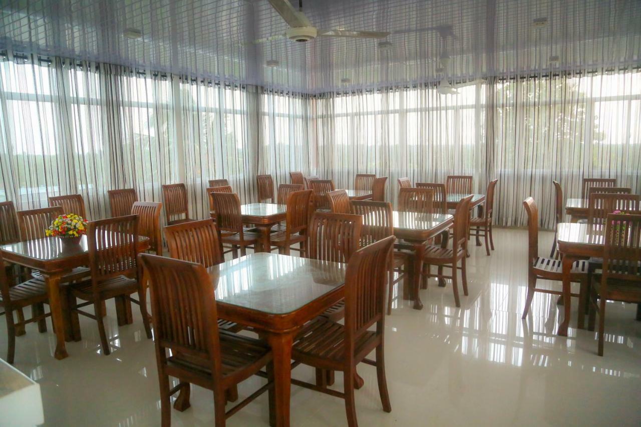 Reliance Hotel Boralesgamuwa Bagian luar foto