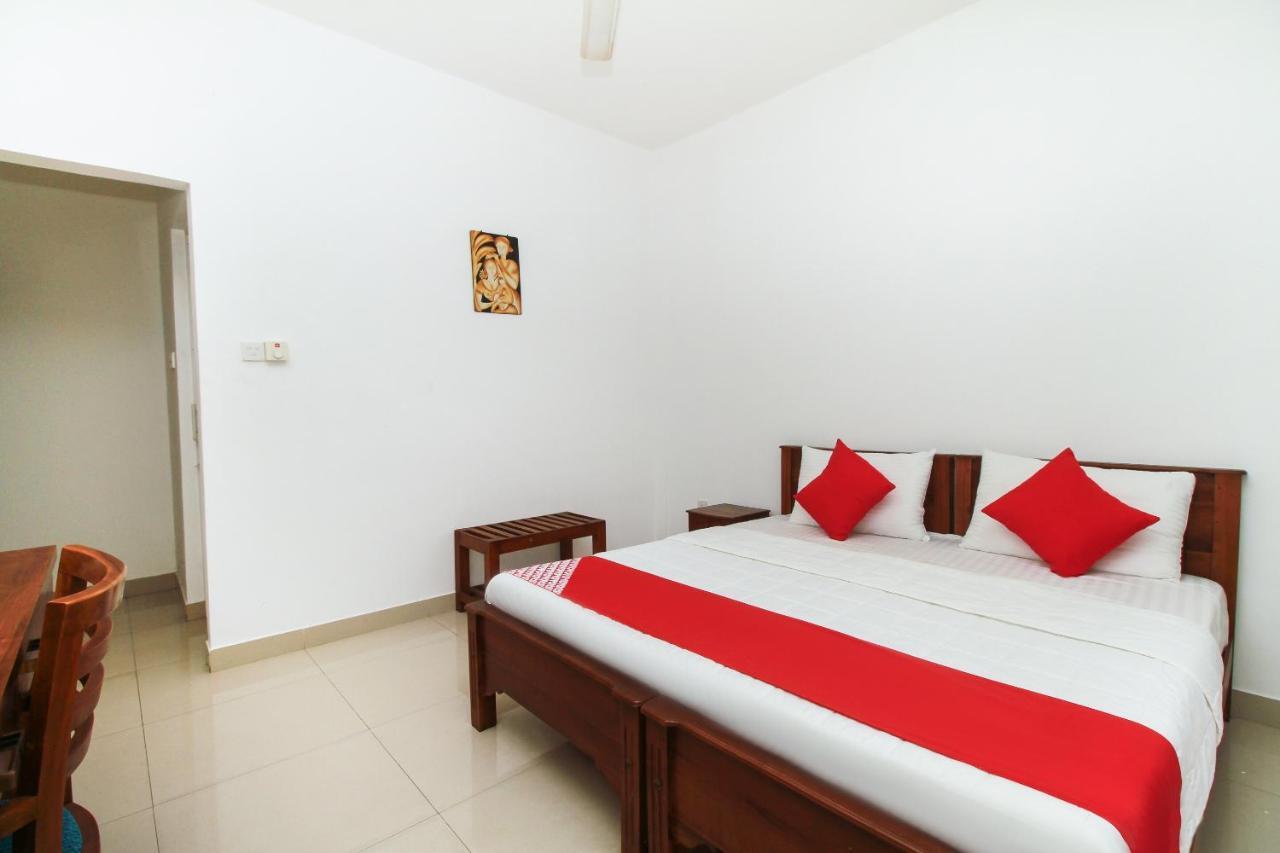Reliance Hotel Boralesgamuwa Bagian luar foto