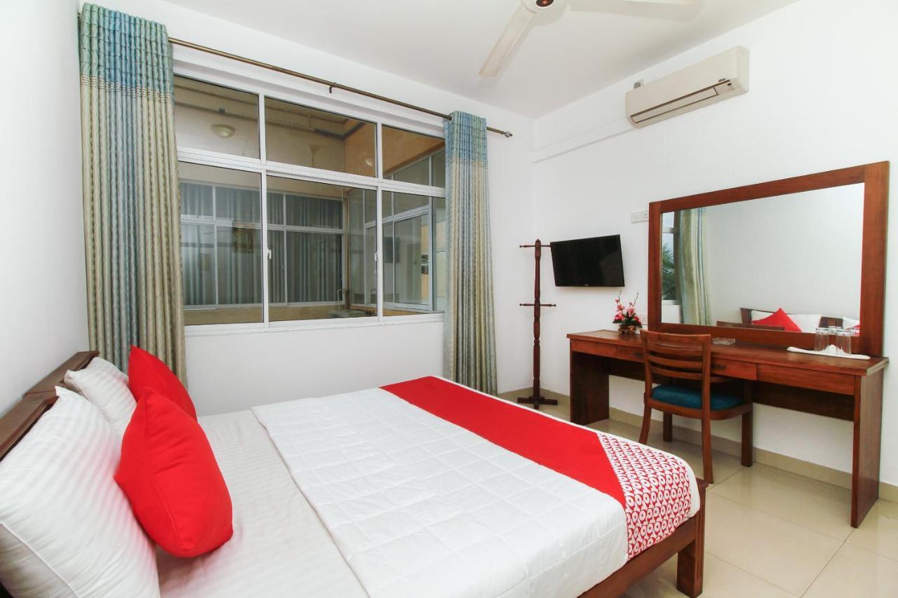 Reliance Hotel Boralesgamuwa Bagian luar foto
