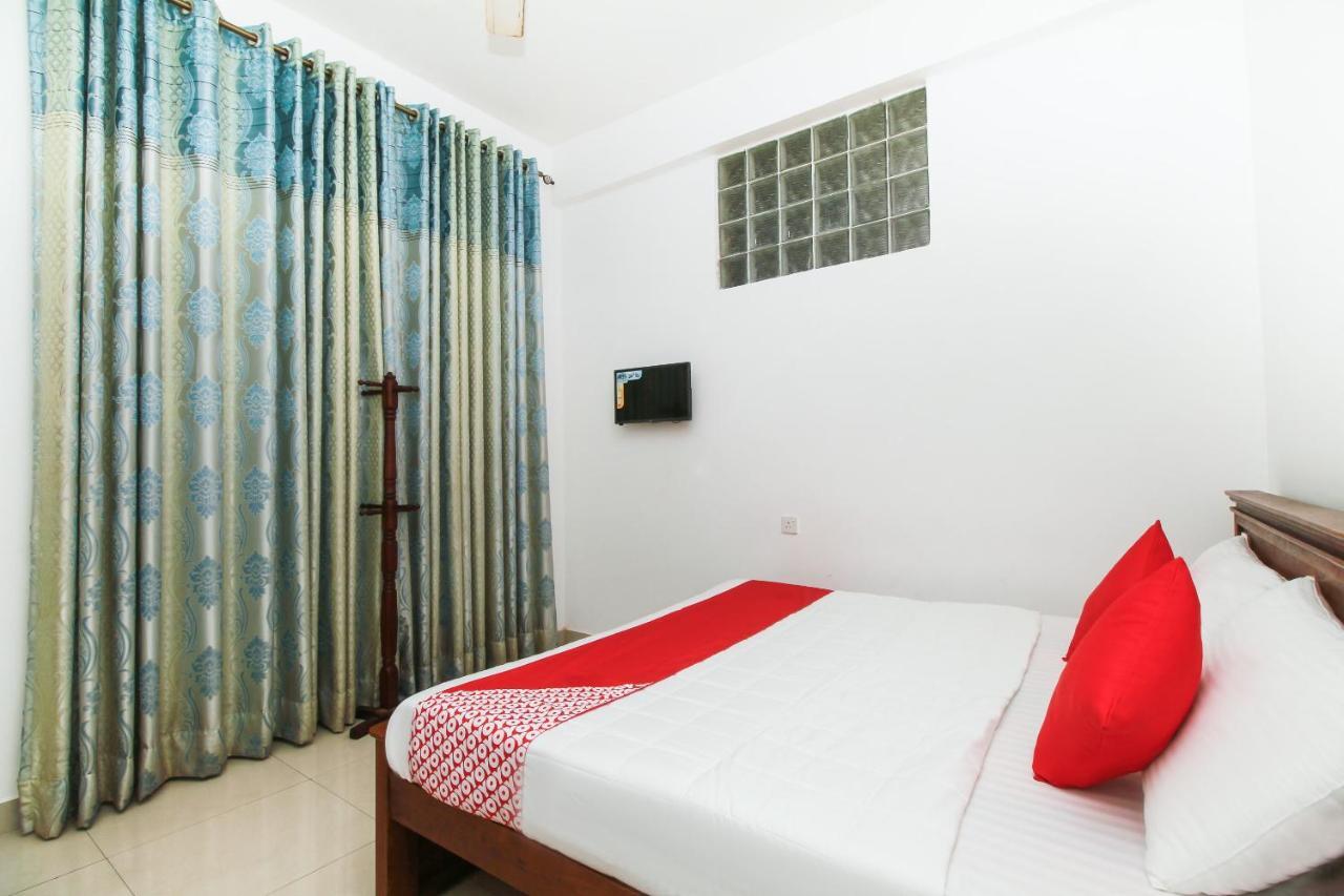 Reliance Hotel Boralesgamuwa Bagian luar foto