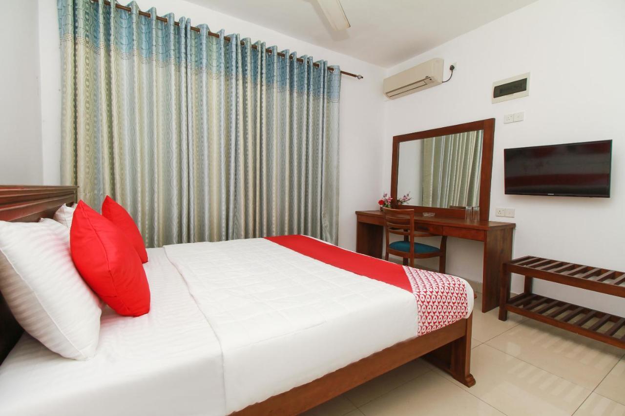 Reliance Hotel Boralesgamuwa Bagian luar foto