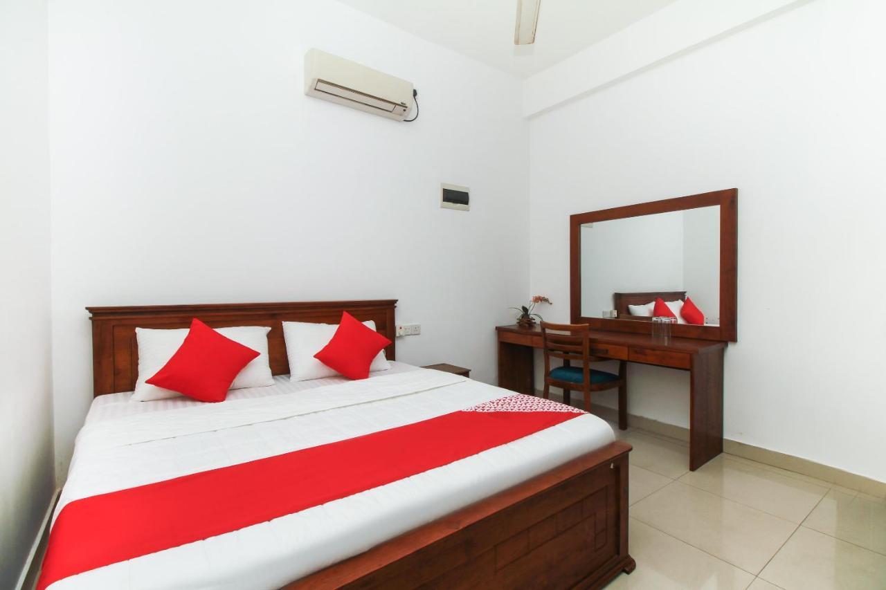 Reliance Hotel Boralesgamuwa Bagian luar foto