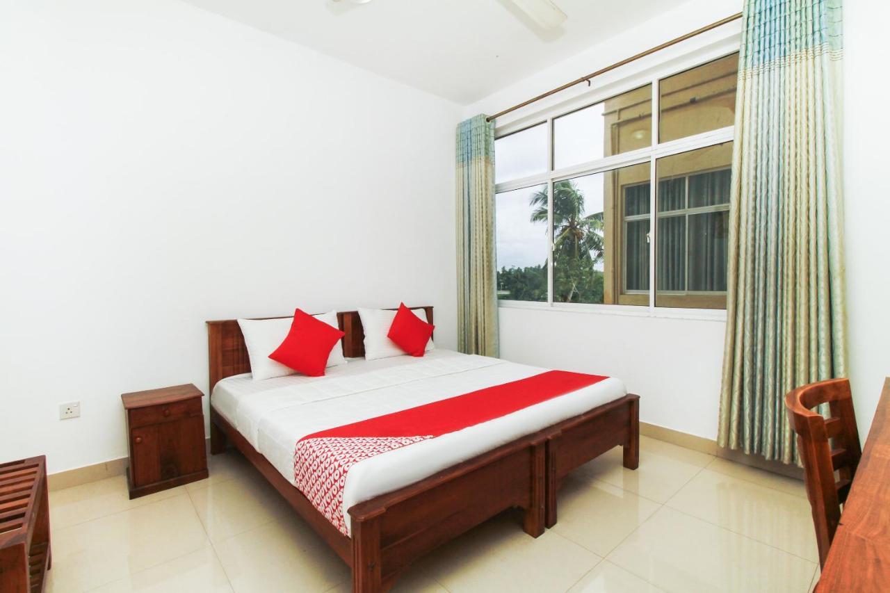 Reliance Hotel Boralesgamuwa Bagian luar foto